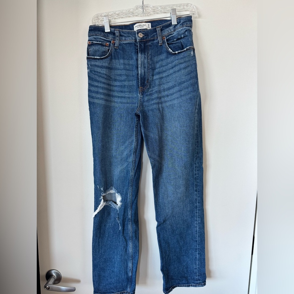 Abercrombie Ultra High Rise Ankle Straight Jean